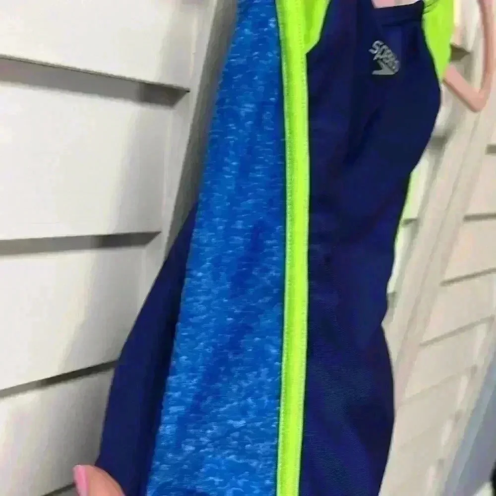 Speedo Big Girls’ Solid Infinity Splice One Piece Swimsuit Size XS